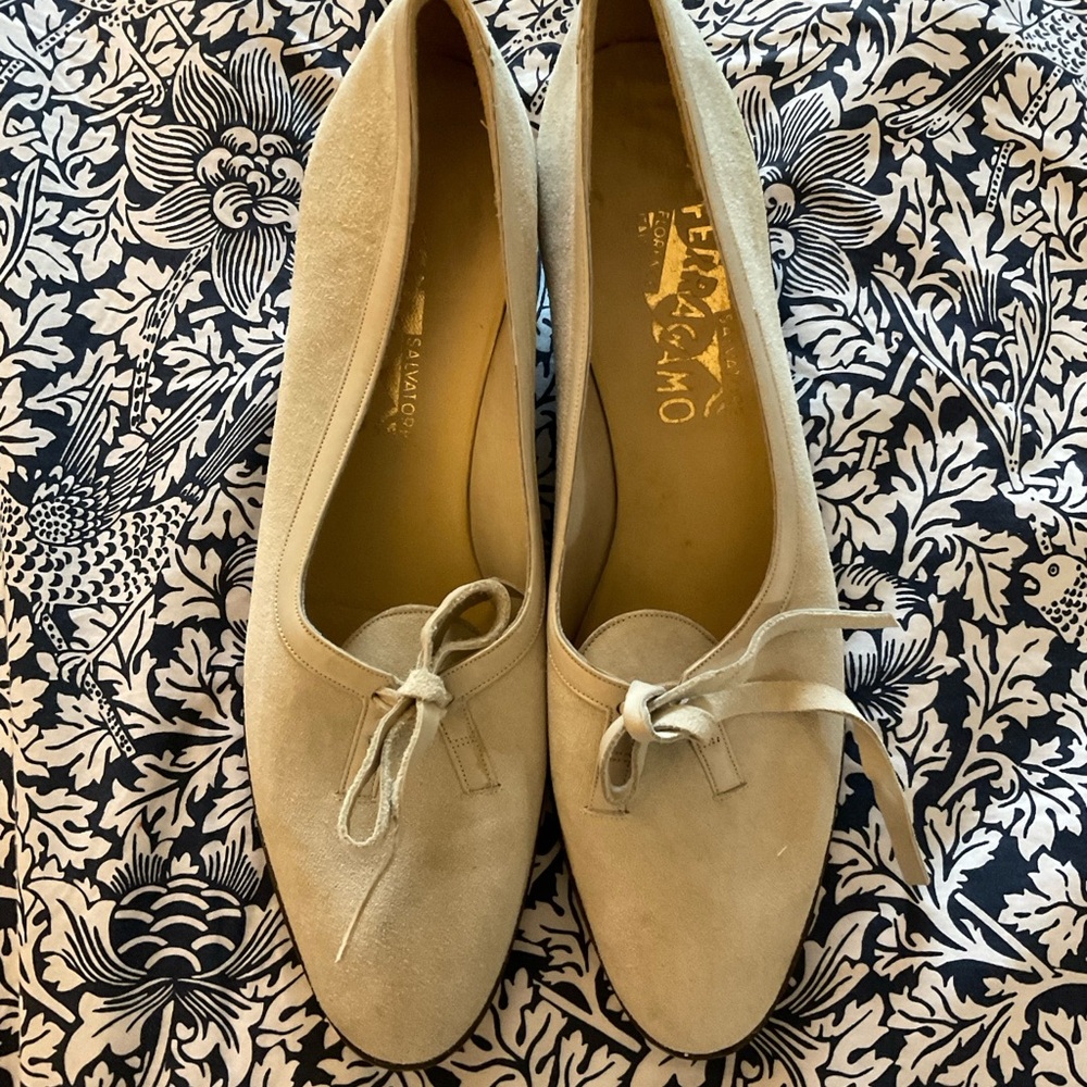 Salvatore Ferragamo Bow Loafers Size:9.5 Pre-owned, Worn Soles